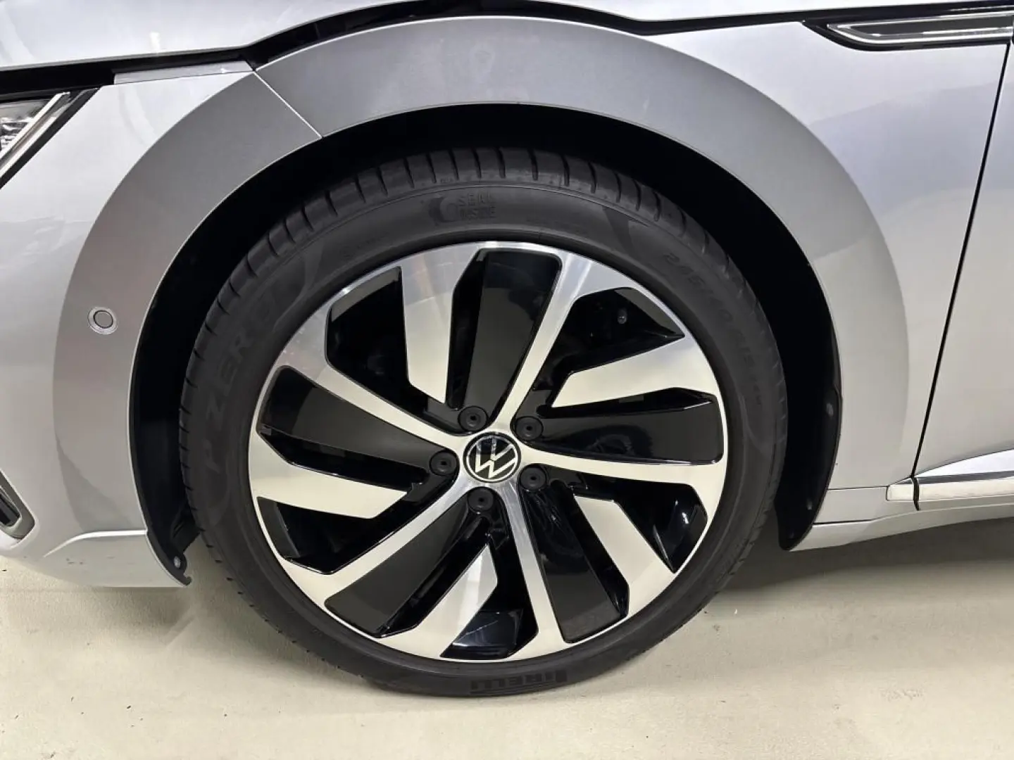 Arteon R-Line 2.0 TDI DSG ACC AHK CAM NAV LED