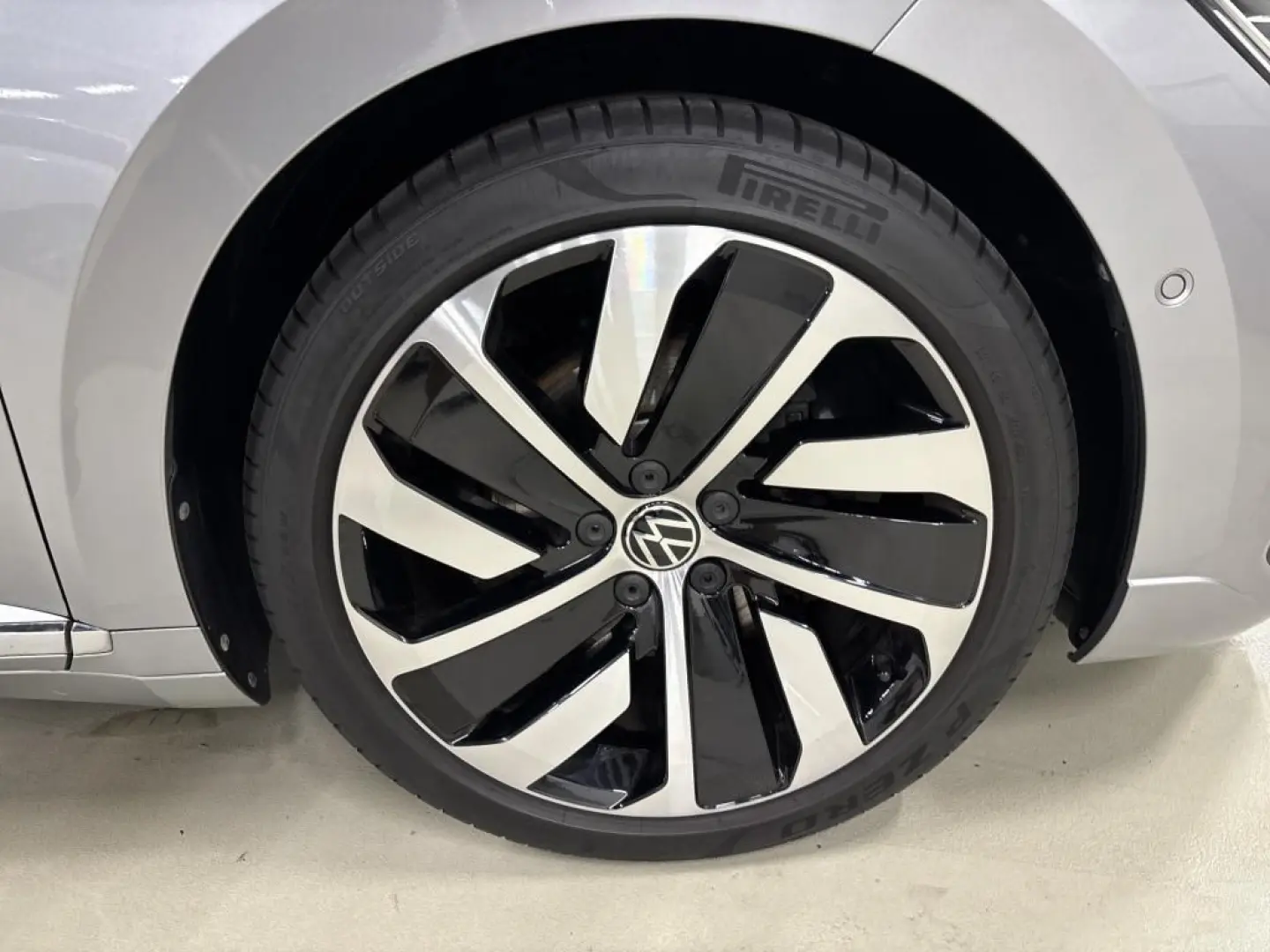 Arteon R-Line 2.0 TDI DSG ACC AHK CAM NAV LED