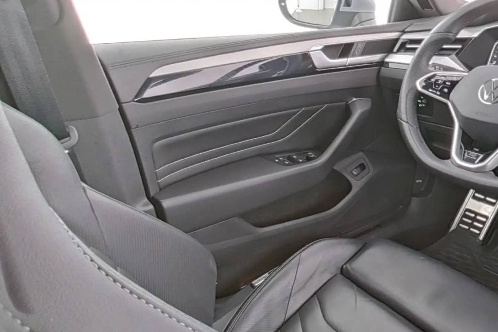 Arteon R-Line 2.0 TDI DSG ACC AHK CAM NAV LED