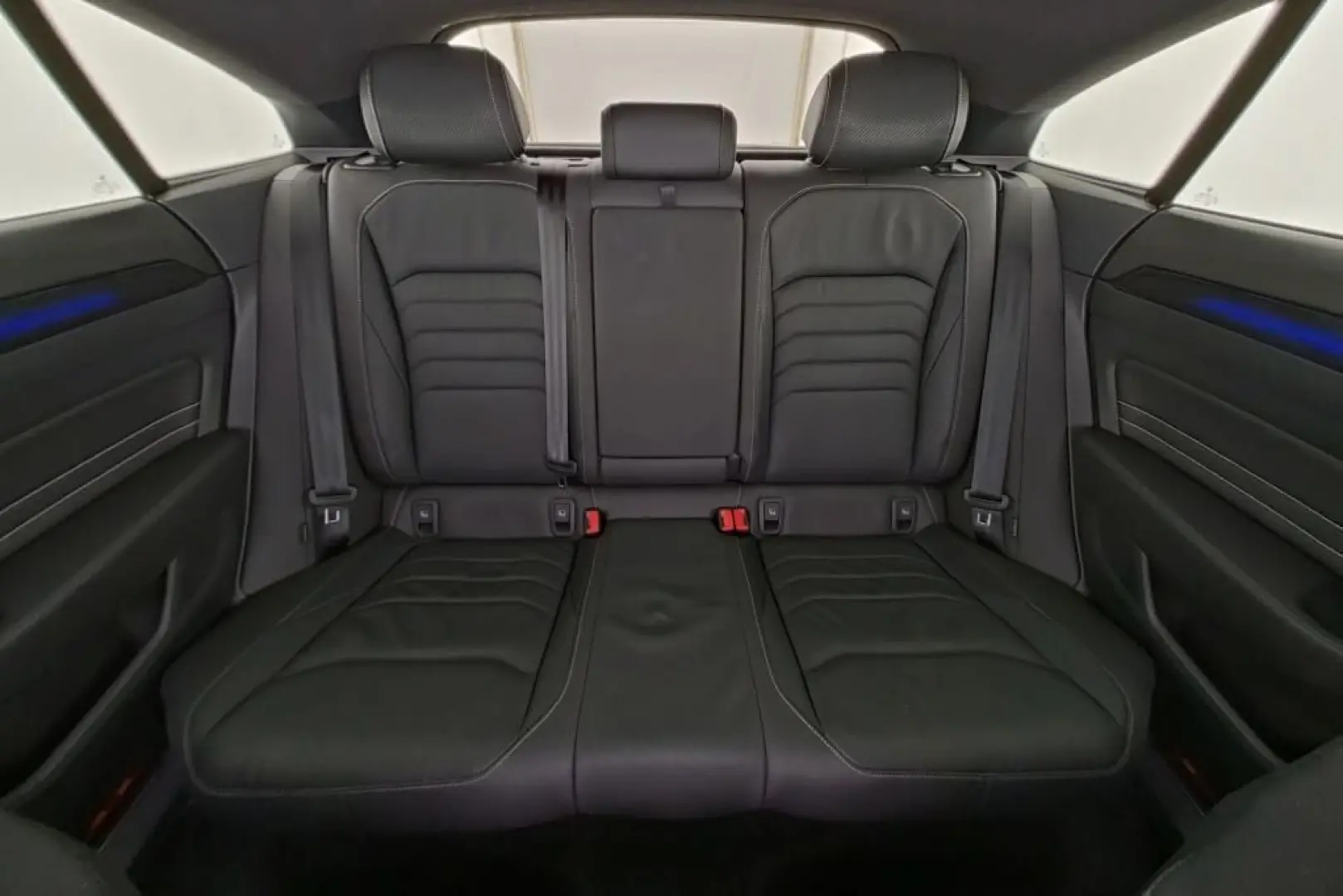 Arteon R-Line 2.0 TDI DSG ACC AHK CAM NAV LED