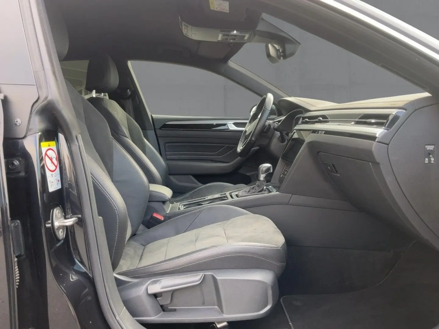 Arteon 1.4 TSI eHYBRID R-LINE IQ NAV ACC SHZ RFK