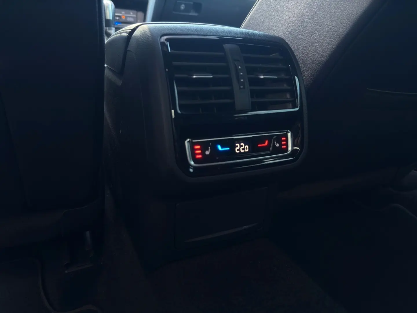 Arteon R-Line  Pano Kamera Ambiente ACC Carplay