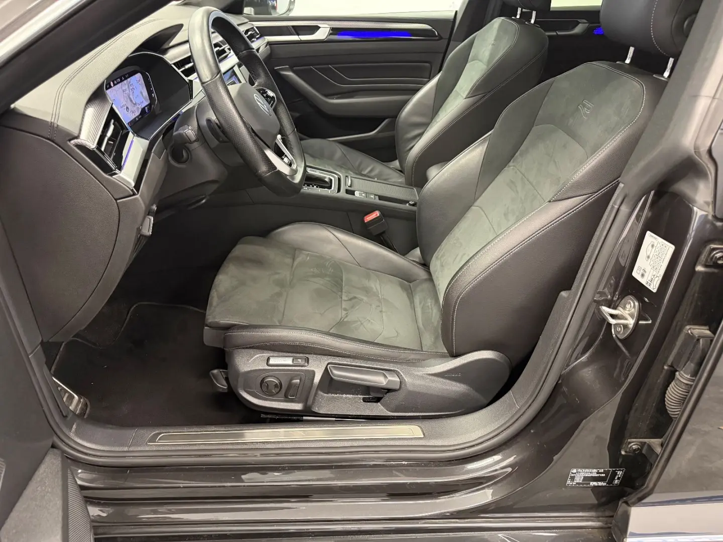 Arteon R-Line 2.0 TDI 4M HUD ACC AHK Matrix