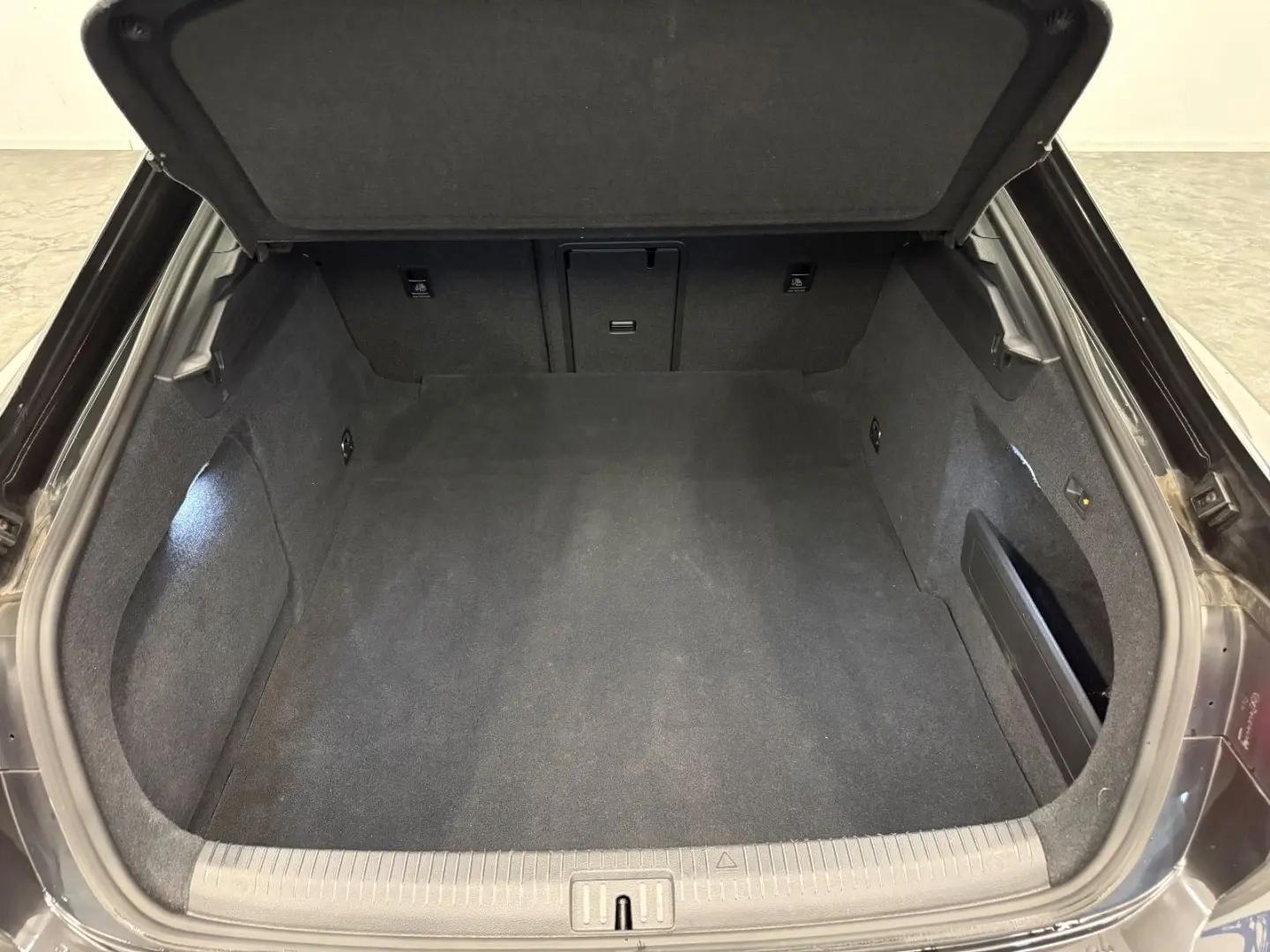 Arteon R-Line 2.0 TDI 4M HUD ACC AHK Matrix