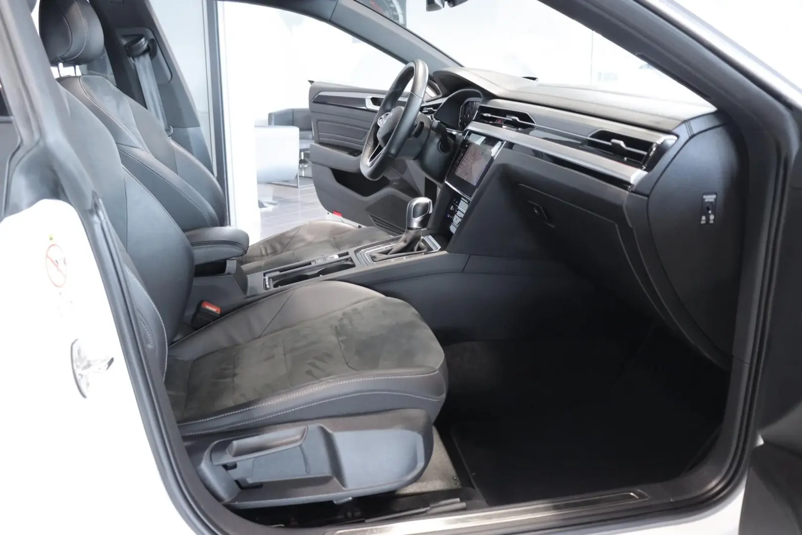 Arteon 1.4 TSI R-Line eHybrid PANO HEADUP ACC