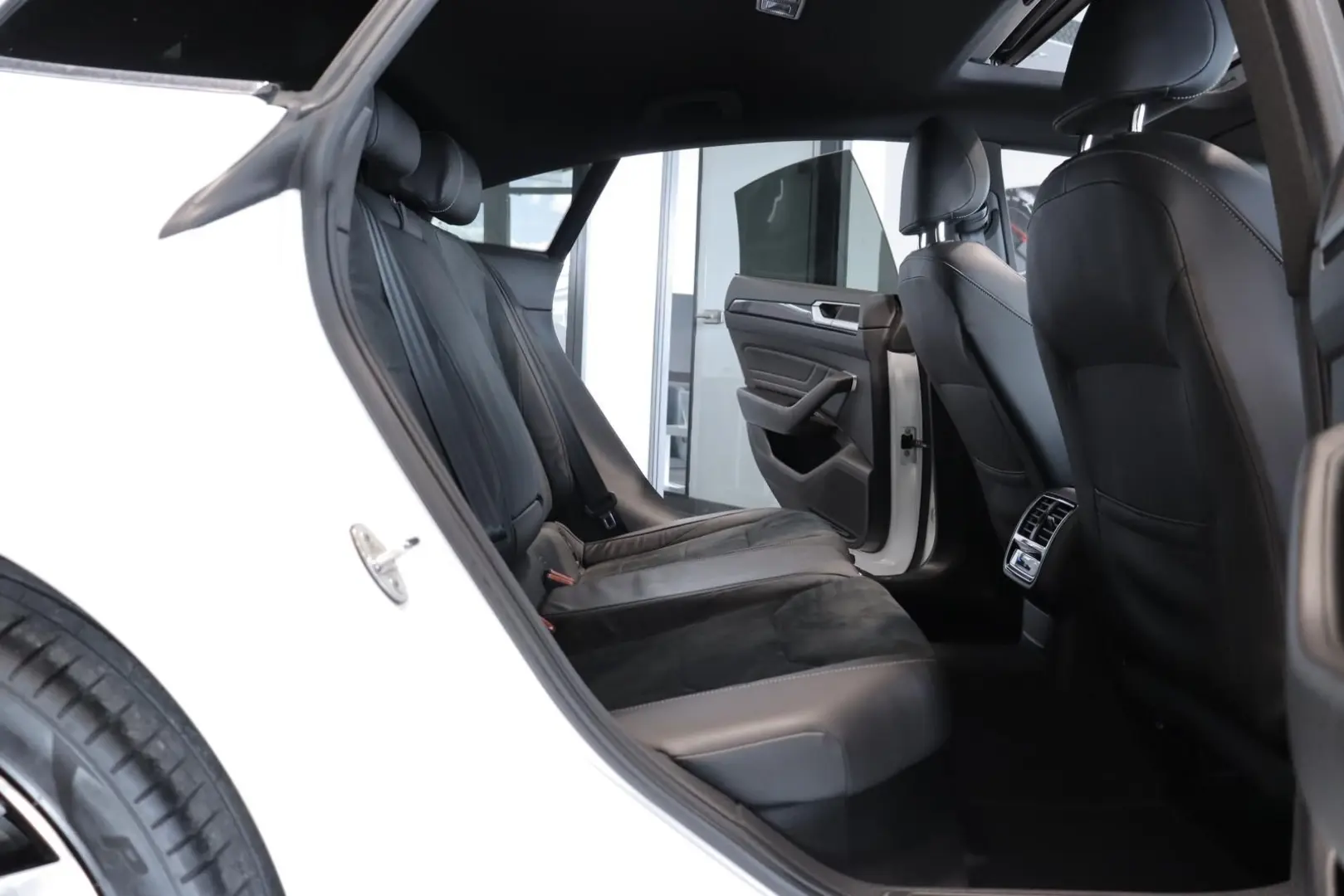 Arteon 1.4 TSI R-Line eHybrid PANO HEADUP ACC