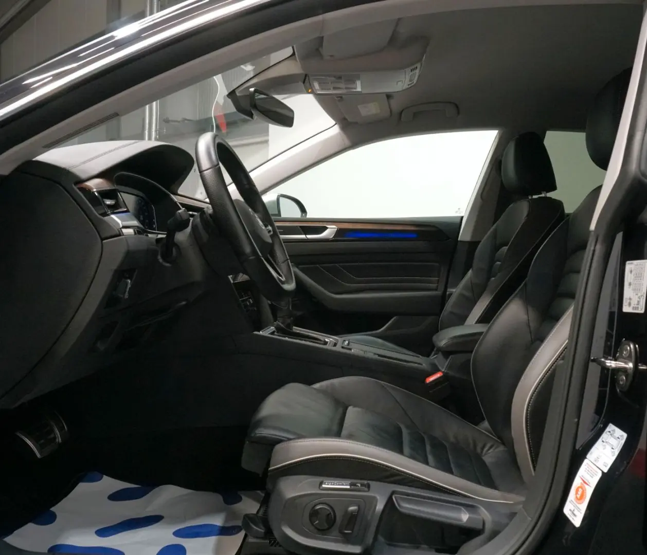 Arteon Elegance 2.0 TSI ACC AHK IQ.Light Massage