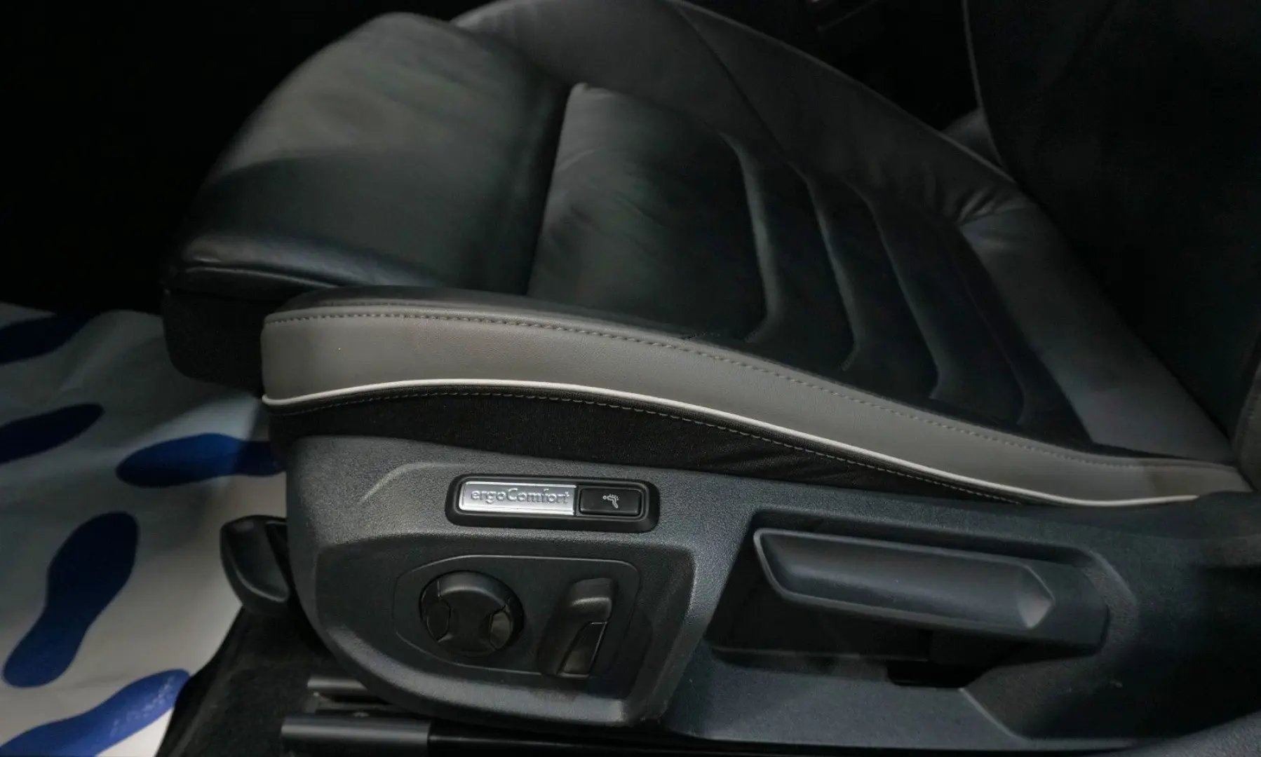 Arteon Elegance 2.0 TSI ACC AHK IQ.Light Massage