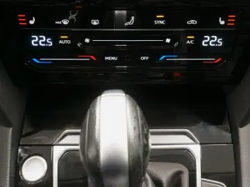 Arteon Elegance 2.0 TSI ACC AHK IQ.Light Massage