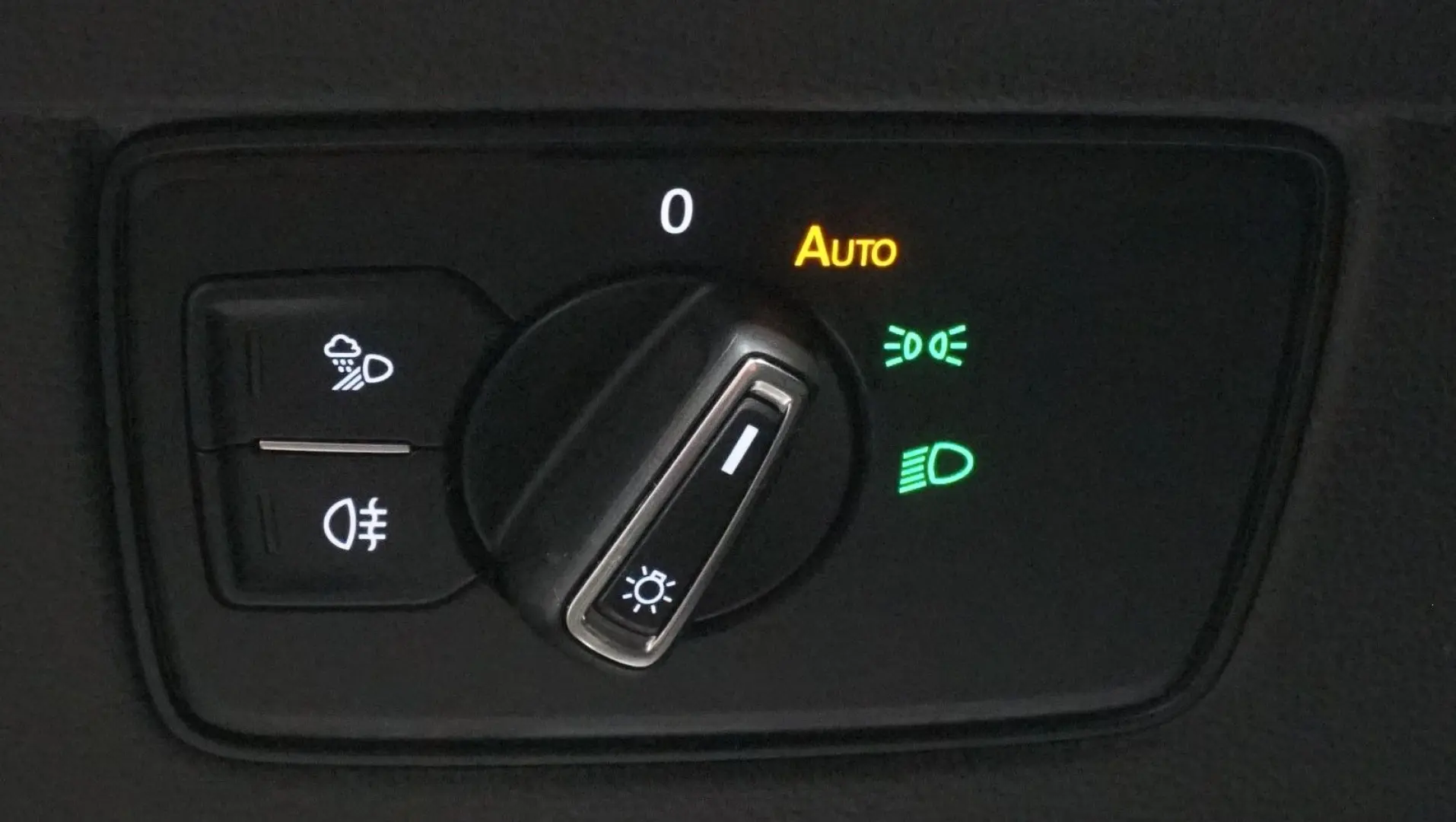 Arteon Elegance 2.0 TSI ACC AHK IQ.Light Massage