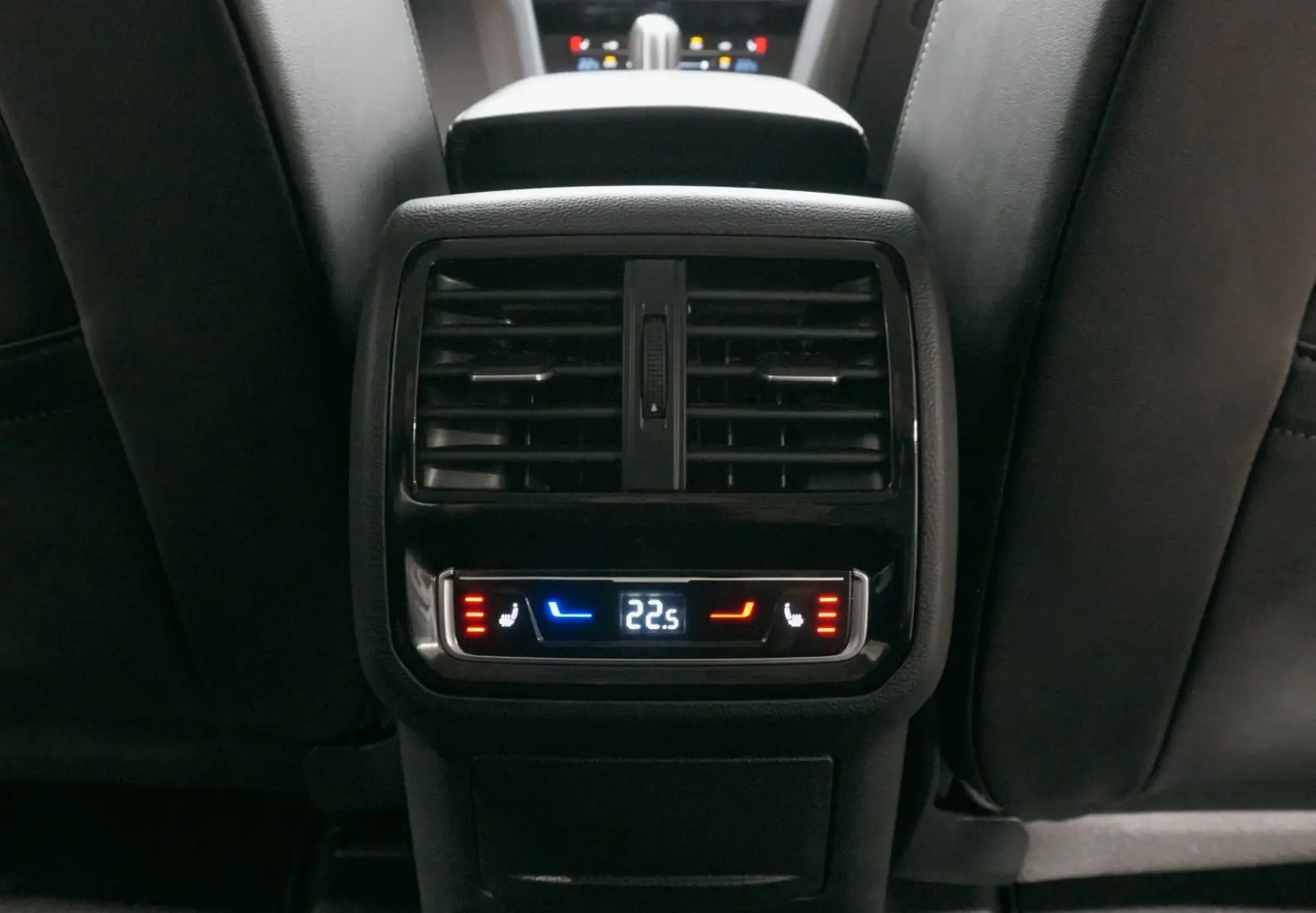 Arteon Elegance 2.0 TSI ACC AHK IQ.Light Massage