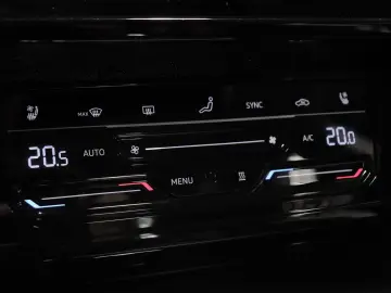 Arteon 2.0TDI DSG Elegance  PANO AHK STANDHEIZ.