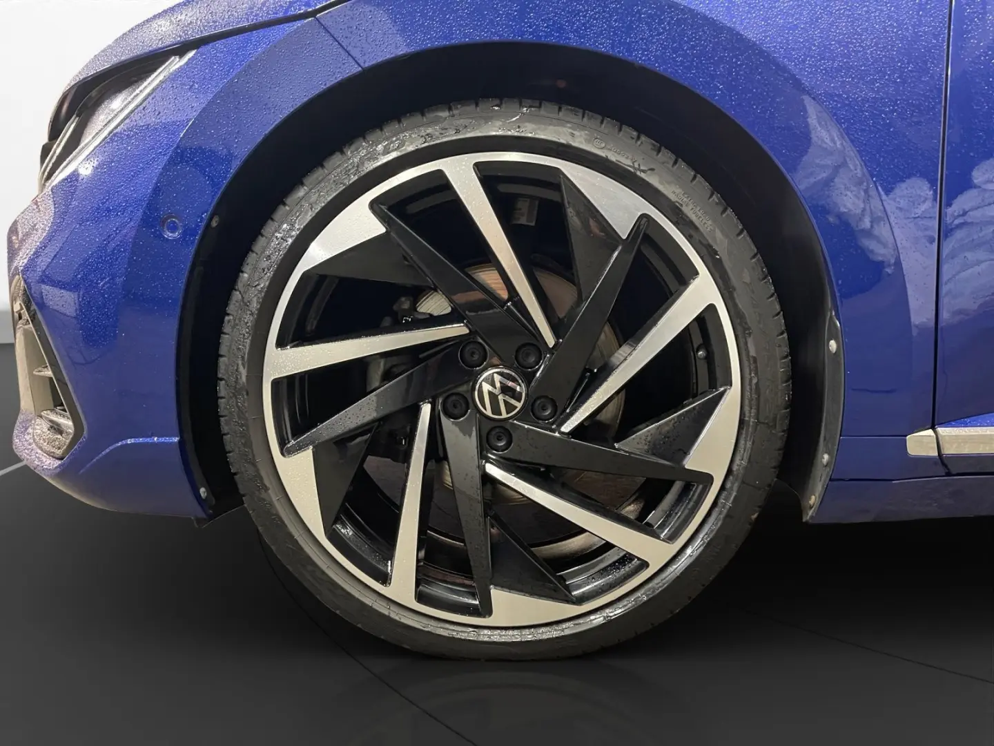 Arteon 2.0 TDI 4M R-Line AHK Matrix LM 20  Navi