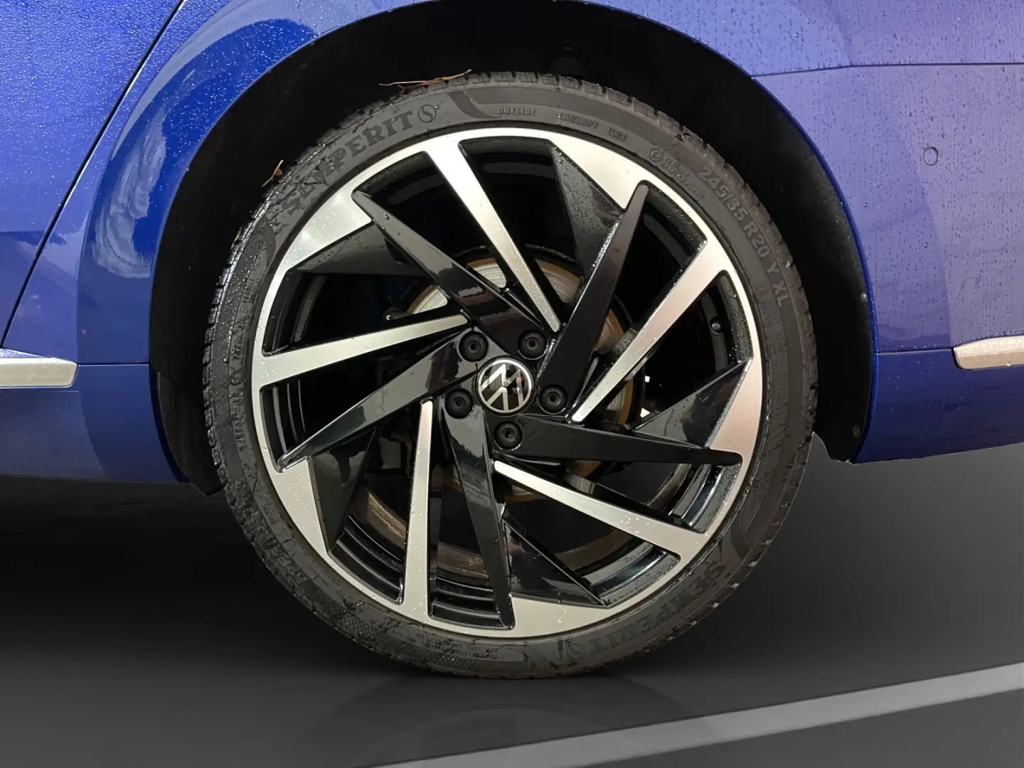 Arteon 2.0 TDI 4M R-Line AHK Matrix LM 20  Navi