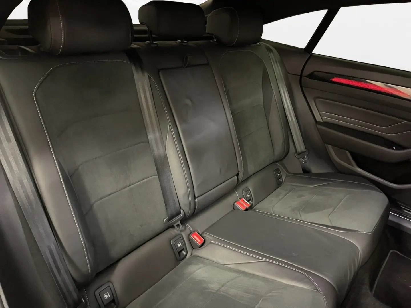 Arteon 2.0 TDI 4M R-Line AHK Matrix LM 20  Navi