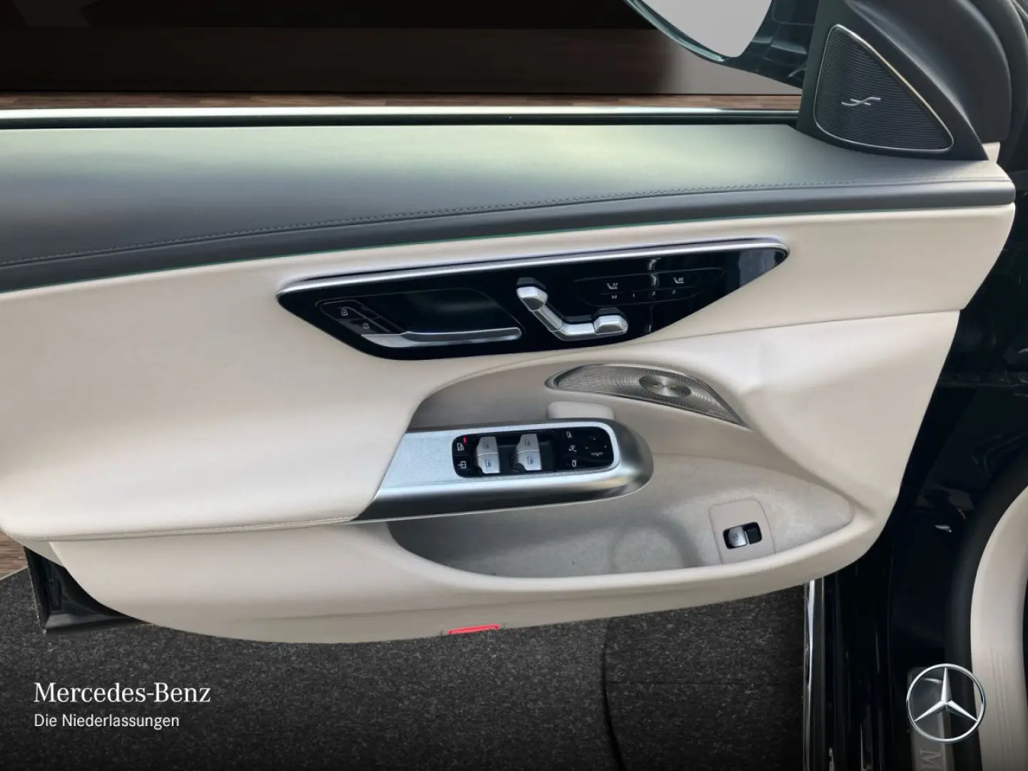 E300de4M EXCLUSIVE Prem HA-LE Airm DigiLi Burm4D