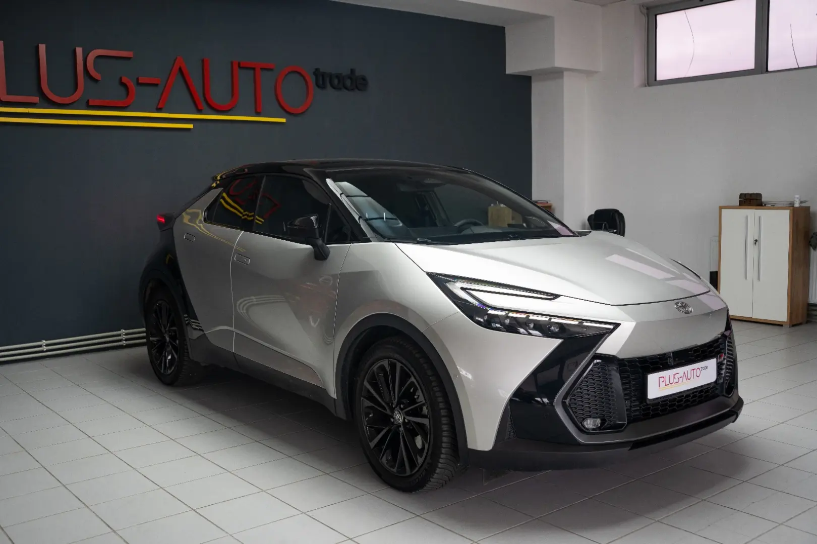Toyota C-HR 2.0 Hybrid GR SPORT  STOC  4 ANI GARANTIE