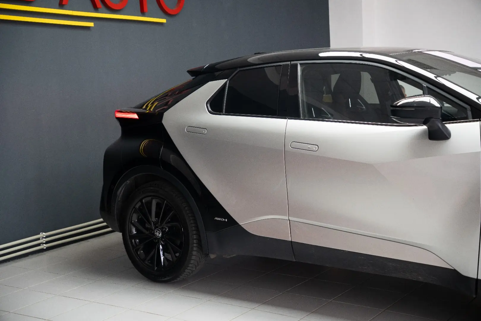 Toyota C-HR 2.0 Hybrid GR SPORT  STOC  4 ANI GARANTIE