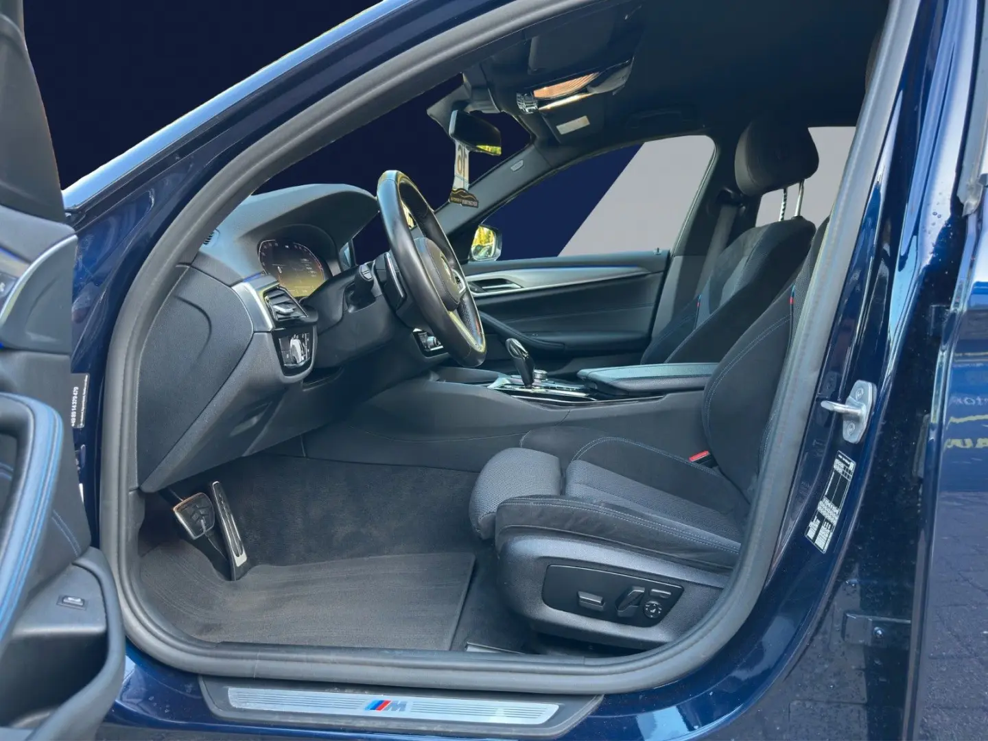 520 d M Sport Lim. HUD ALCANTARA LED KAM TEMP