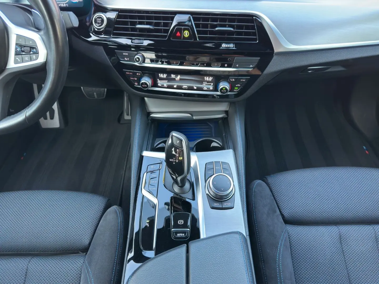 520 d M Sport Lim. HUD ALCANTARA LED KAM TEMP