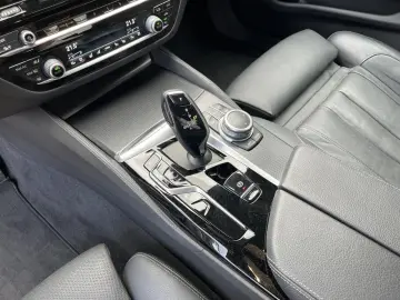 520d M Sport Business HUD SHZ AHK LED Laserlicht