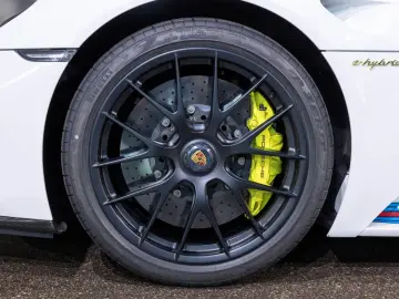 918 SPYDER   LIFTING   CARBON