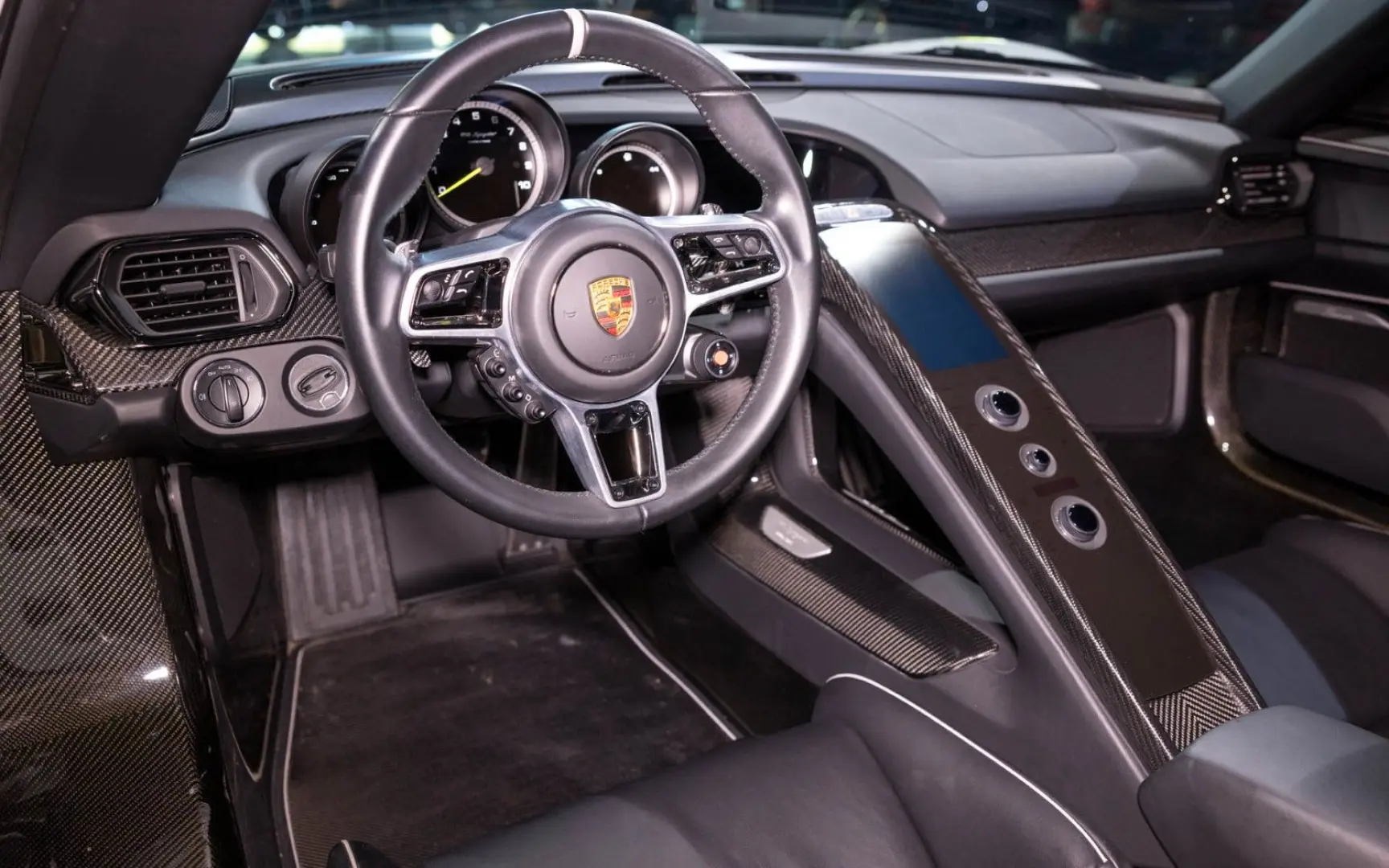 918 SPYDER   LIFTING   CARBON