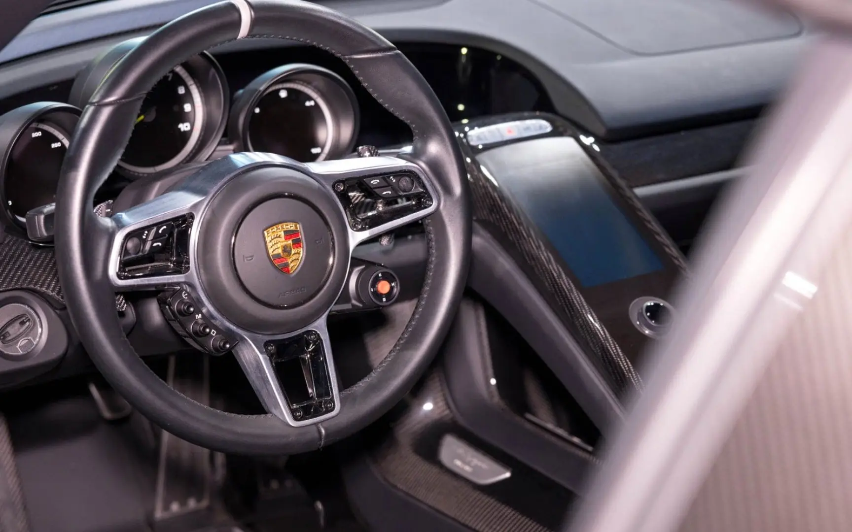 918 SPYDER   LIFTING   CARBON