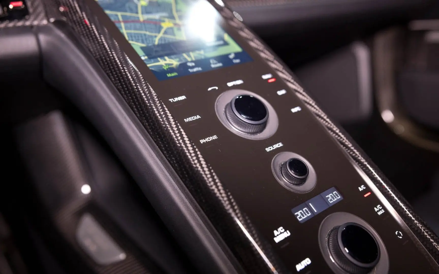 918 SPYDER   LIFTING   CARBON