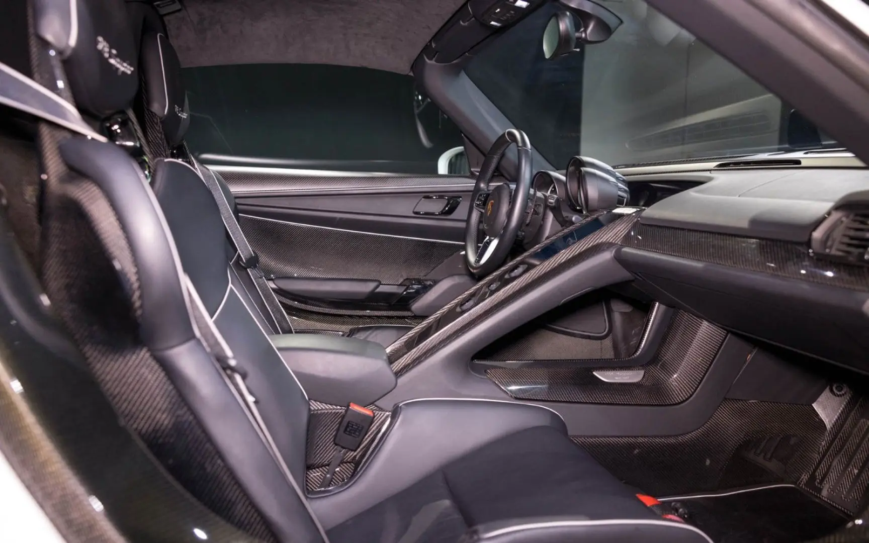 918 SPYDER   LIFTING   CARBON