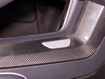 918 SPYDER   LIFTING   CARBON