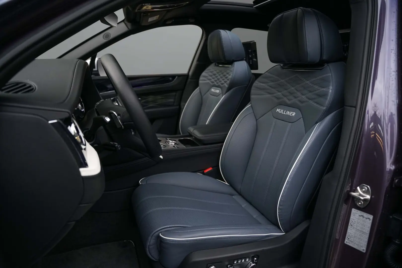 Bentayga EWB Mulliner V8