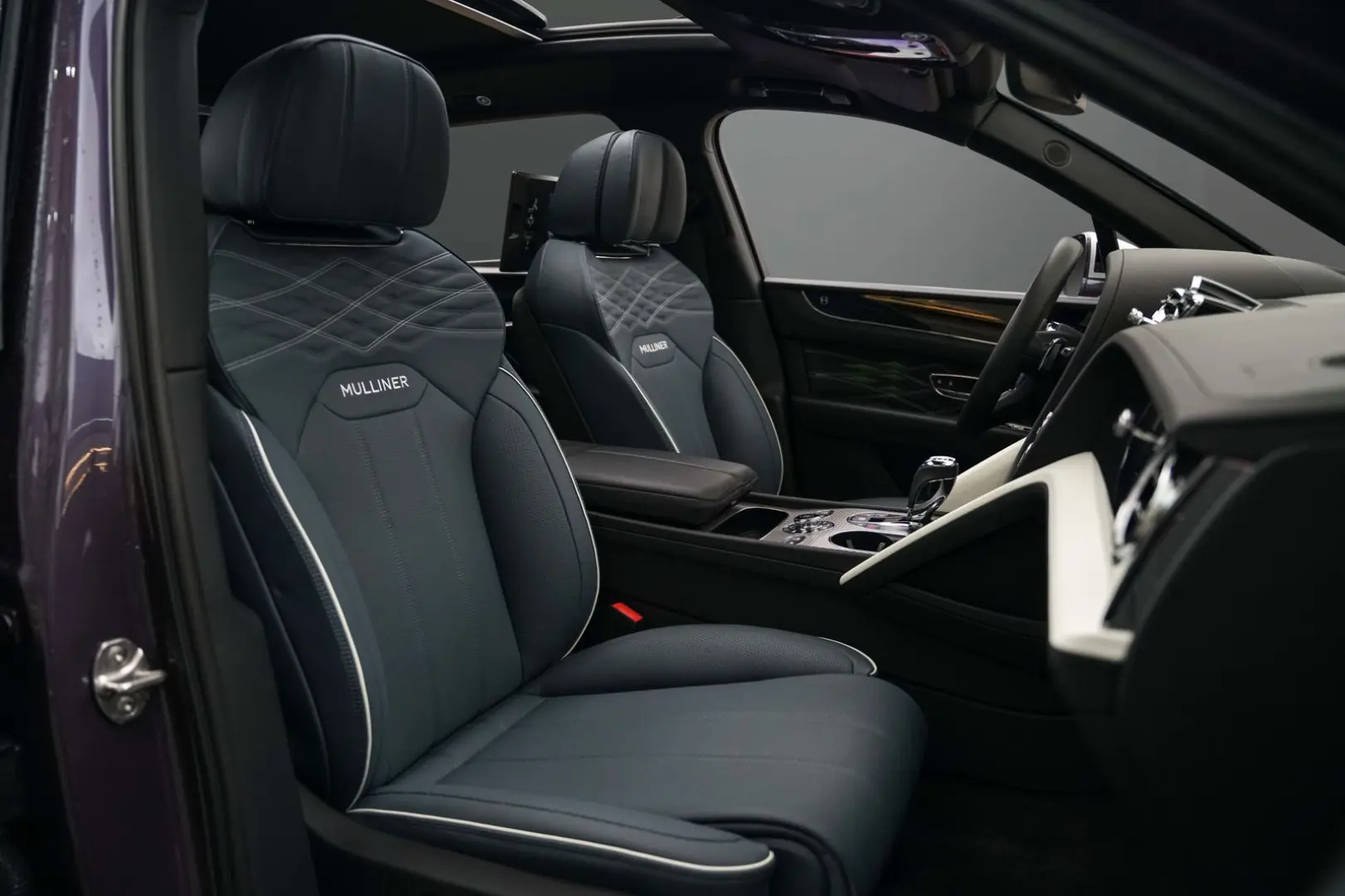 Bentayga EWB Mulliner V8