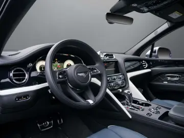 Bentayga EWB Mulliner V8