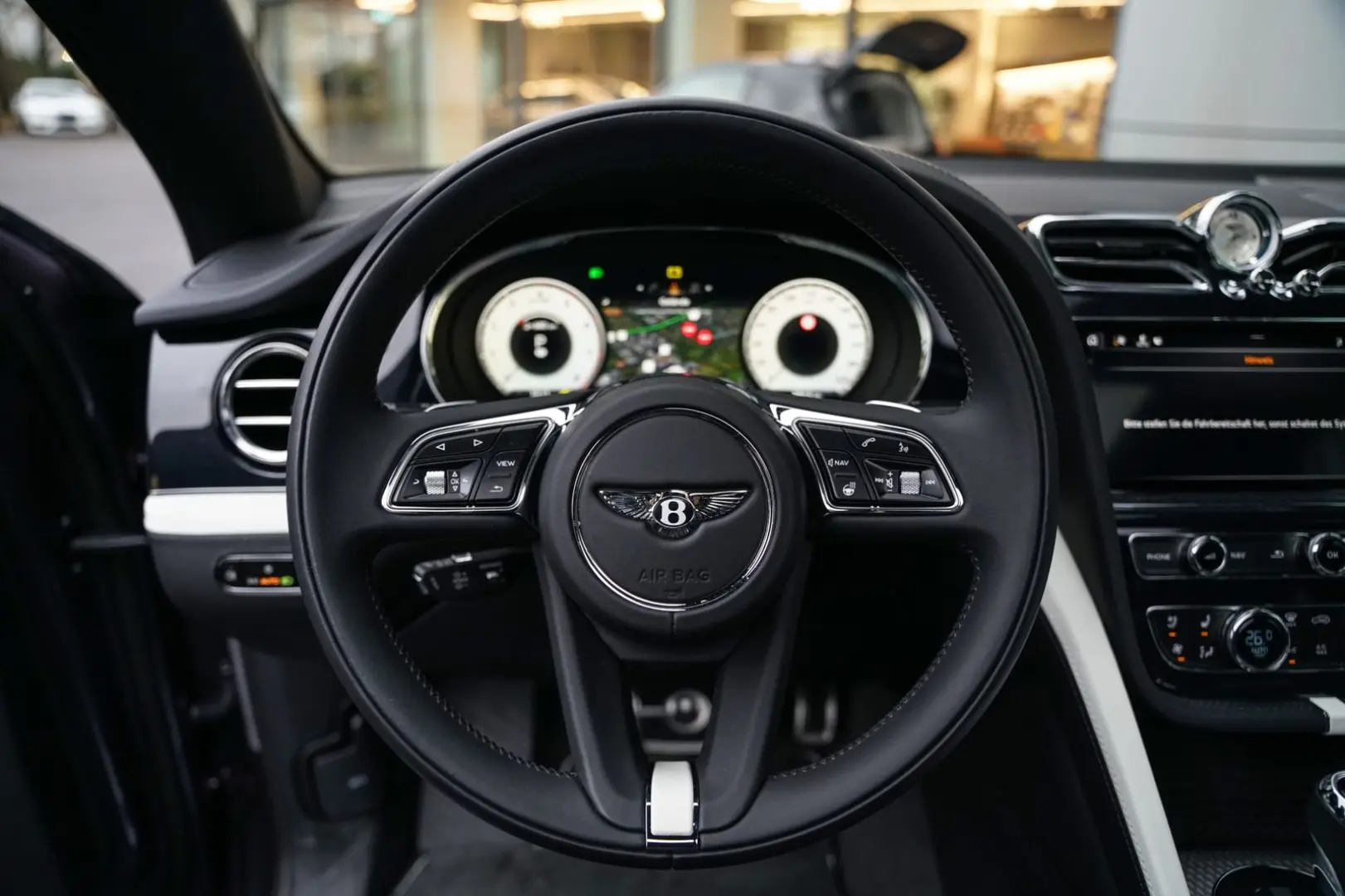 Bentayga EWB Mulliner V8