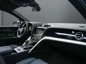 Bentayga EWB Mulliner V8