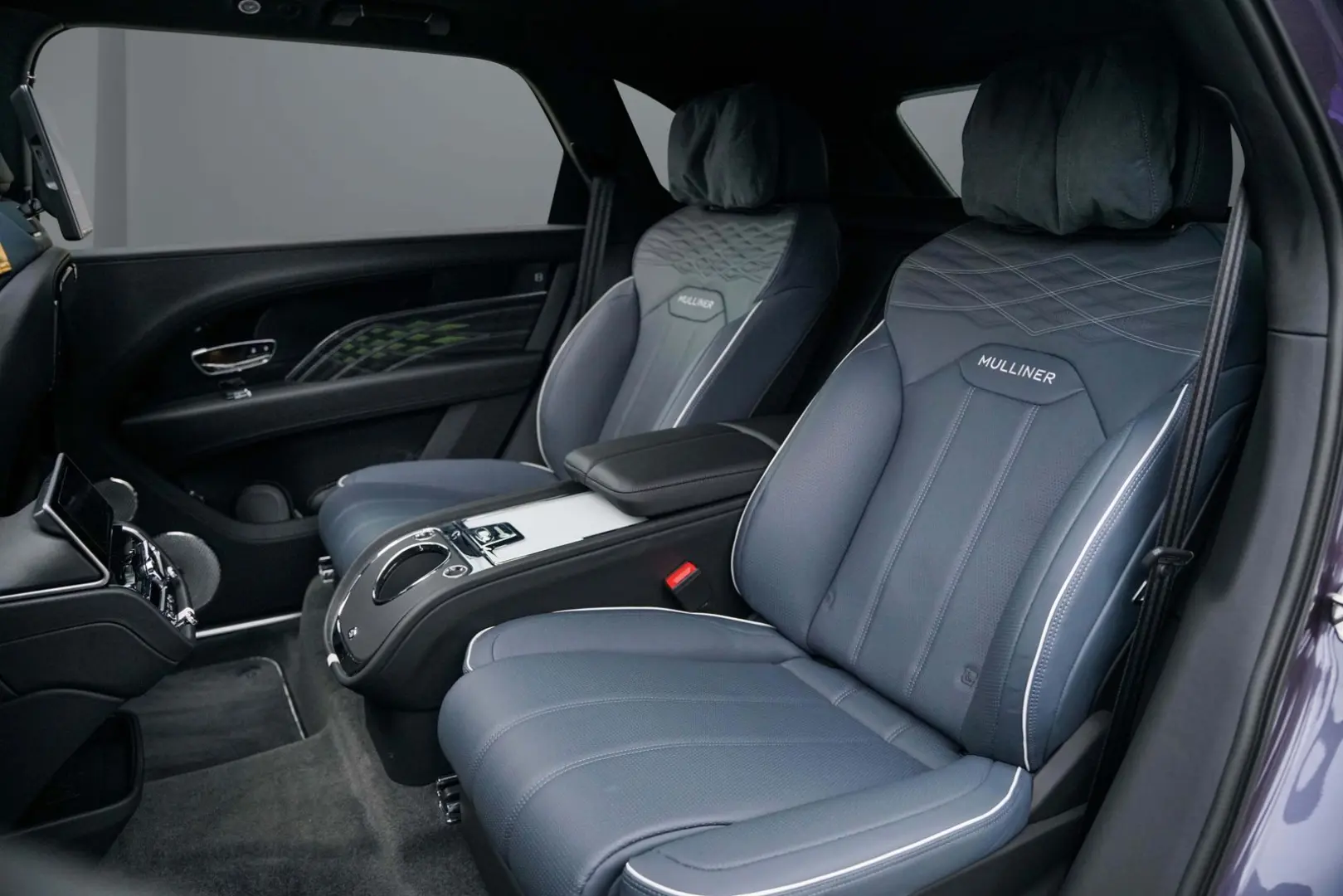 Bentayga EWB Mulliner V8