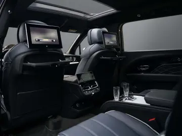 Bentayga EWB Mulliner V8