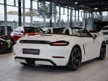 Boxster 718 PDK Sport Design Chrono S-Abgas BOSE