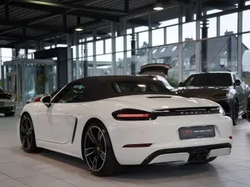 Boxster 718 PDK Sport Design Chrono S-Abgas BOSE