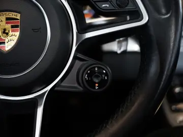 Boxster 718 PDK Sport Design Chrono S-Abgas BOSE