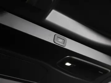 Range Rover P550e Autobiography  Shadow Line