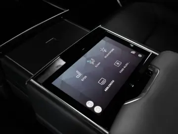 Range Rover P550e Autobiography  Shadow Line