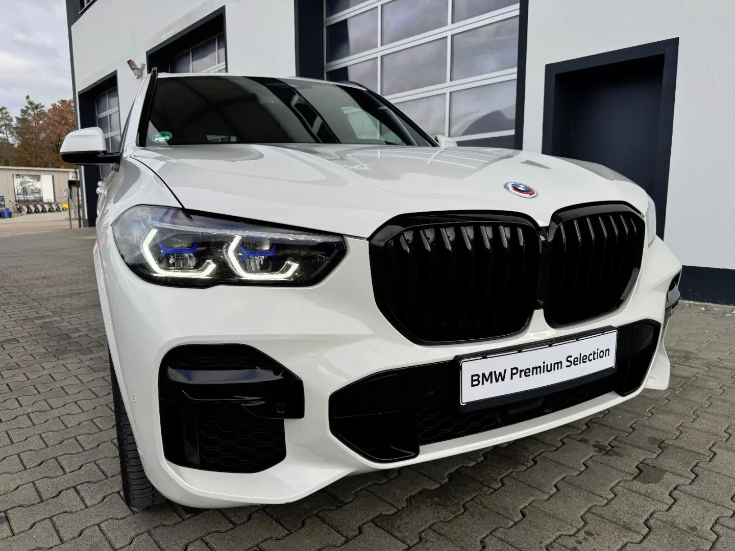 X5 xDr. 45e M SPORT PANO AHK H&K LASER SITZLÜFT.