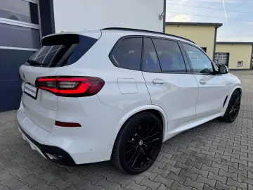 X5 xDr. 45e M SPORT PANO AHK H&K LASER SITZLÜFT.