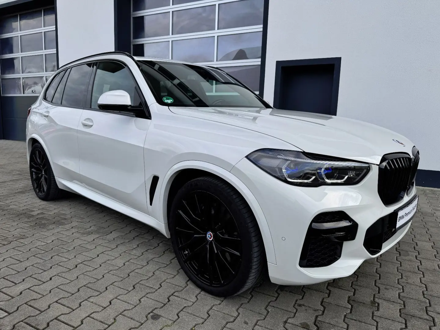 X5 xDr. 45e M SPORT PANO AHK H&K LASER SITZLÜFT.