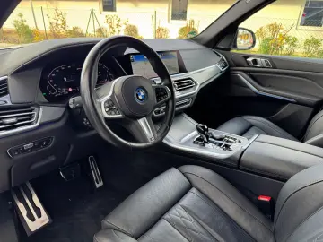 X5 xDr. 45e M SPORT PANO AHK H&K LASER SITZLÜFT.