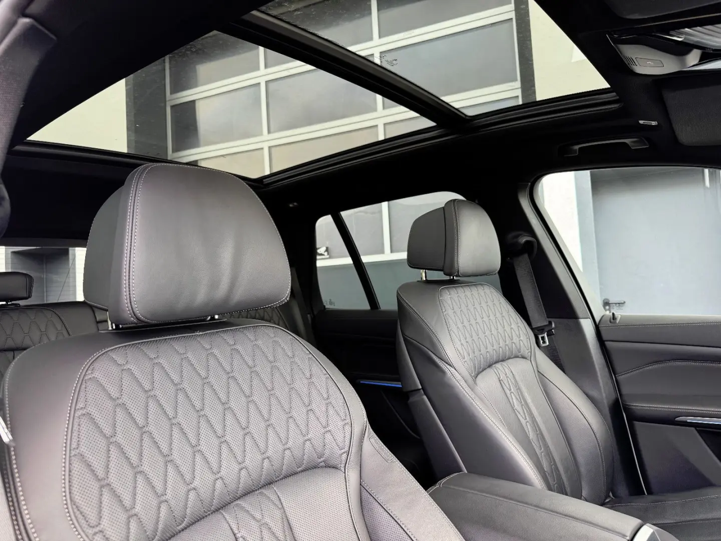 X5 xDr. 45e M SPORT PANO AHK H&K LASER SITZLÜFT.