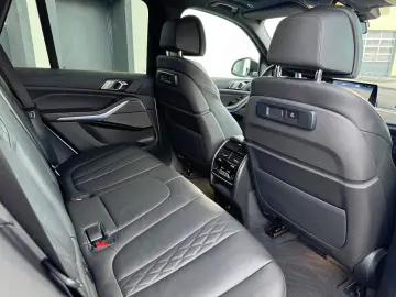 X5 xDr. 45e M SPORT PANO AHK H&K LASER SITZLÜFT.