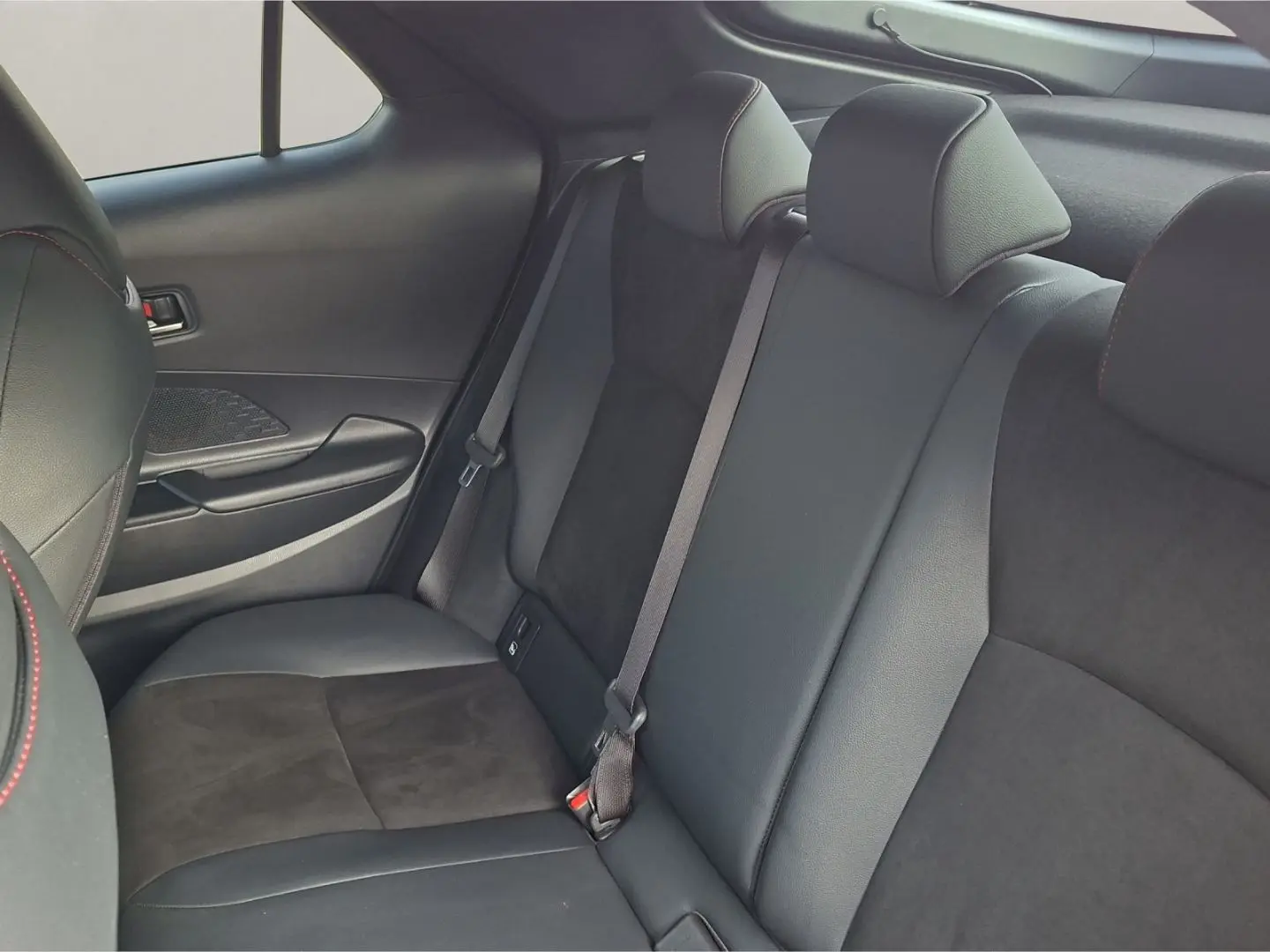 C-HR Plug-In Hybrid  GR Sport Premiere !!